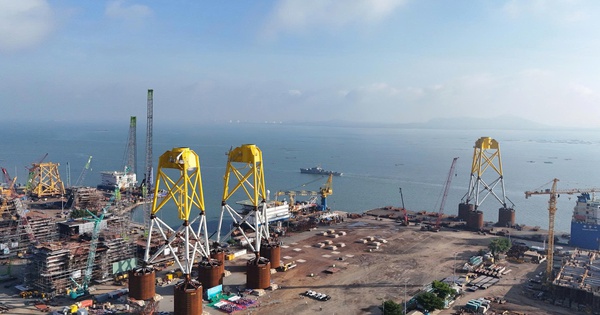 Petrovietnam ranked 11th in the ranking of the largest enterprises in Southeast Asia.