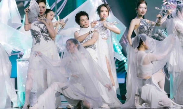 Em xinh say hi set a record, 6 artists are at risk of being eliminated
