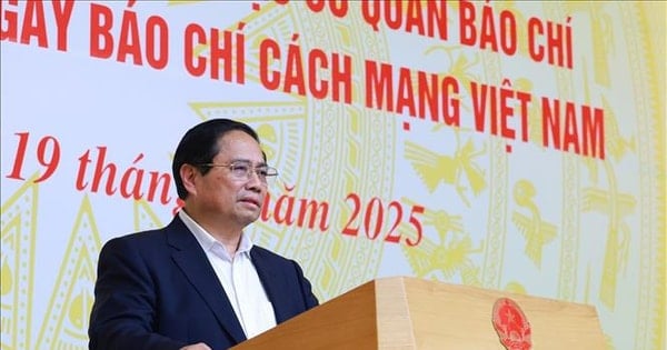 នាយករដ្ឋមន្ត្រី Pham Minh Chinh៖ រដ្ឋាភិបាលថ្លែងអំណរគុណ និងតែងតែស្តាប់ ចែករំលែក និងបង្កើតលក្ខខណ្ឌអំណោយផលសម្រាប់សារព័ត៌មាន ដំណើរការដោយរលូន។