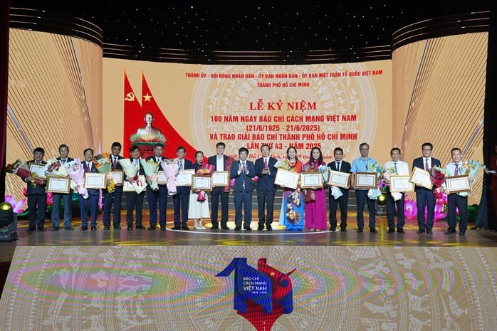 Đội ngũ làm báo TP HCM nỗ lực trở thành người truyền cảm hứng, sứ giả niềm tin trong xã hội - Ảnh 2.