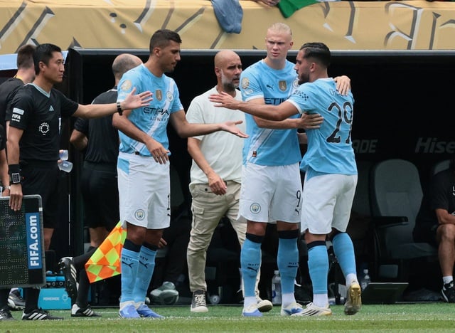 Rodri tái xuất, Man City nhọc nhằn đánh bại Wydad: HLV Guardiola đứng ngồi không yên- Ảnh 5.