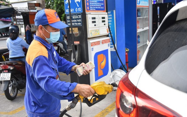 Gasoline price increased by nearly 1,300 VND/liter