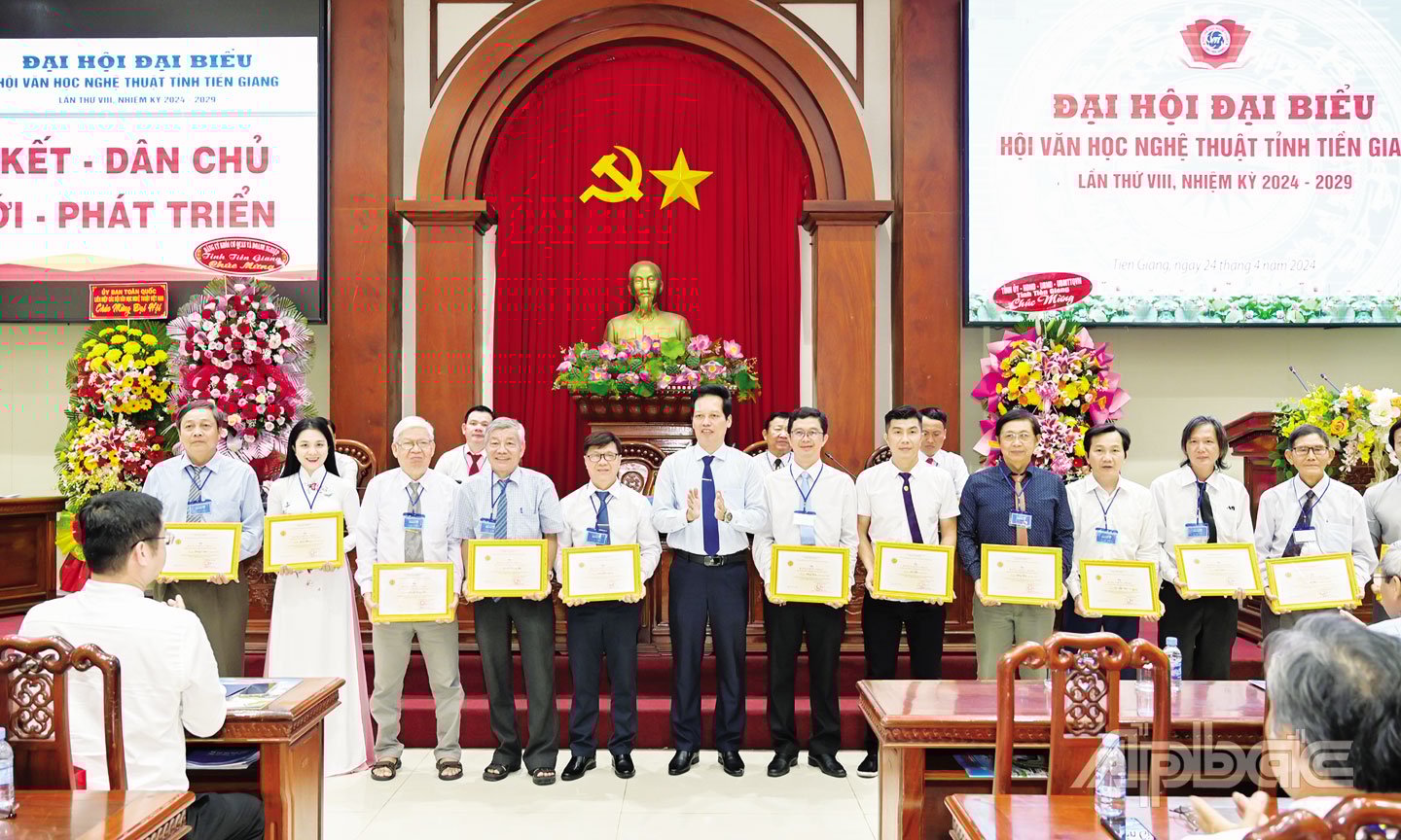 Trao Giải thưởng VHNT tỉnh Tiền Giang - Giải Thủ Khoa Huân lần thứ 3 năm 2024.