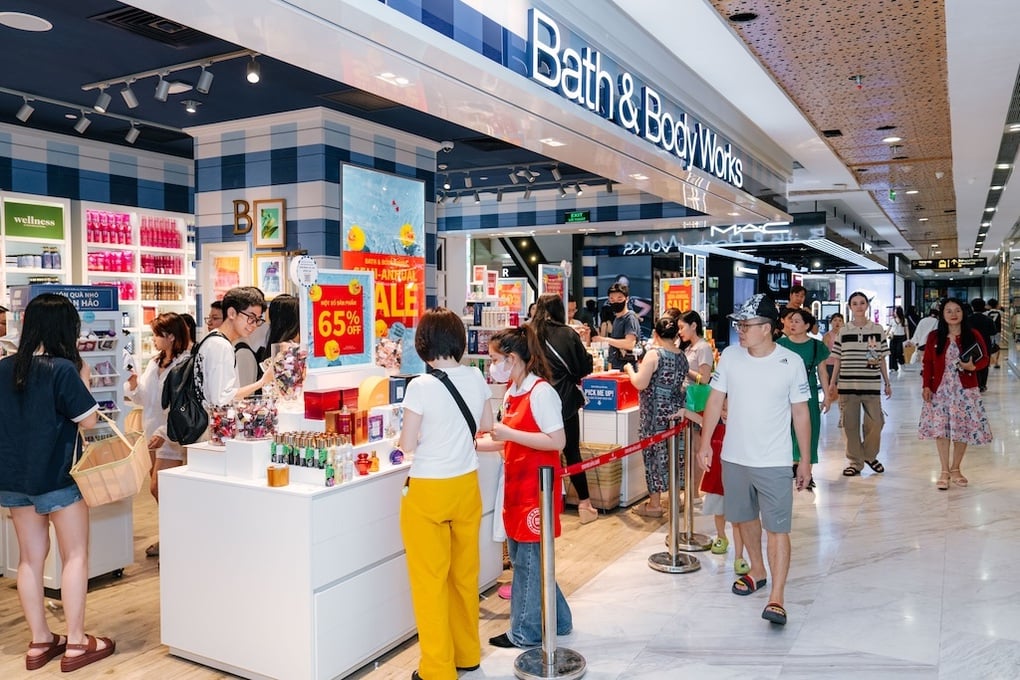 Vincom Red Sale “khuấy đảo” thị trường bán lẻ mùa hè 2025 - 3