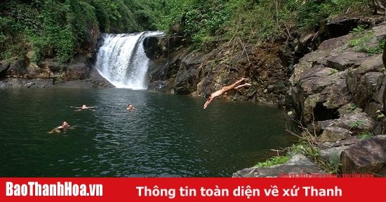 Dịu mát ngày hè với du lịch thác nước xứ Thanh