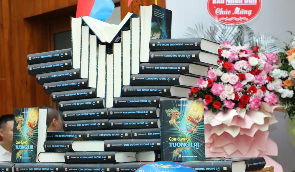เปิดตัวโครงการหนังสือ “เส้นทางสู่อนาคต” ภาคที่ 2