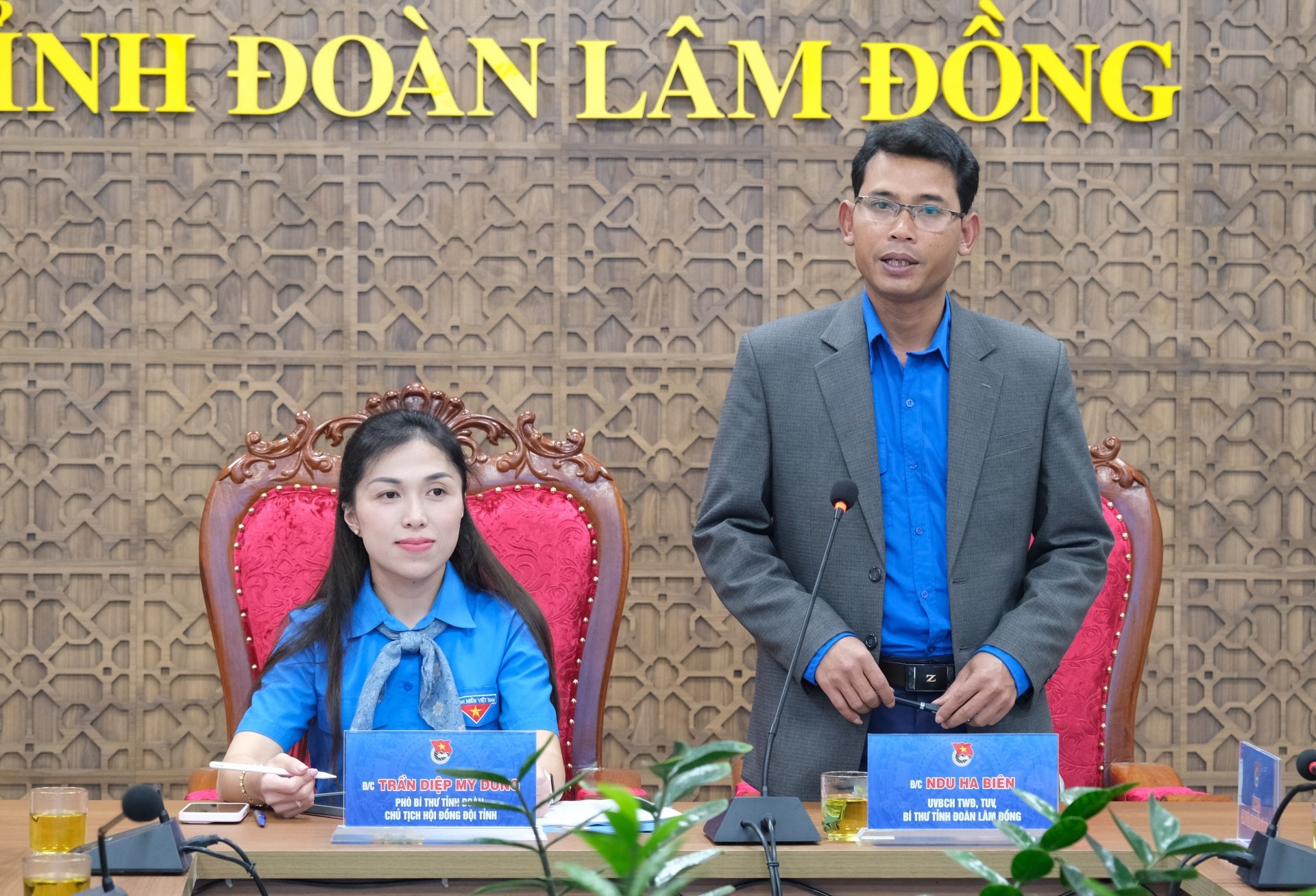 Mr. Ndu Ha Bien - Secretary of the Provincial Youth Union, Chairman of the Provincial Vietnam Youth Union chaired the Conference.