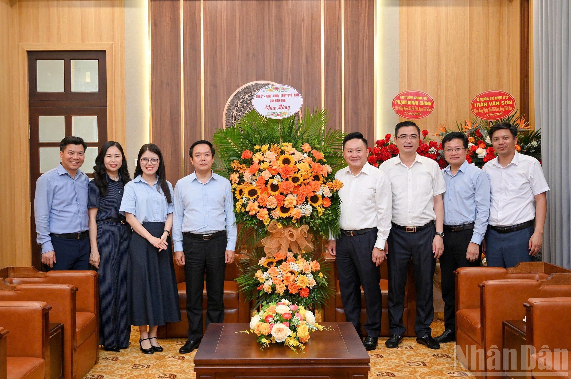 ndo_br_doan-ninh-binh.jpg