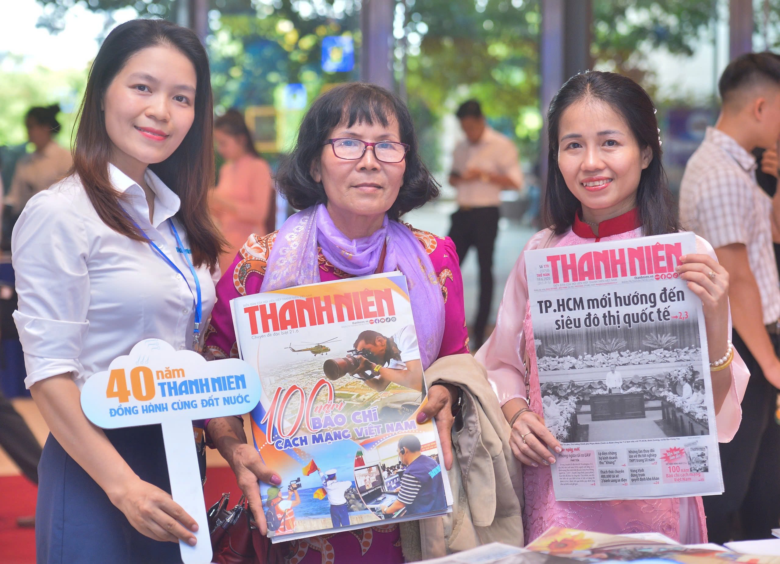 Ca sĩ Trọng Tấn giao lưu cùng độc giả Báo Thanh Niên tại Hội Báo toàn quốc- Ảnh 3.
