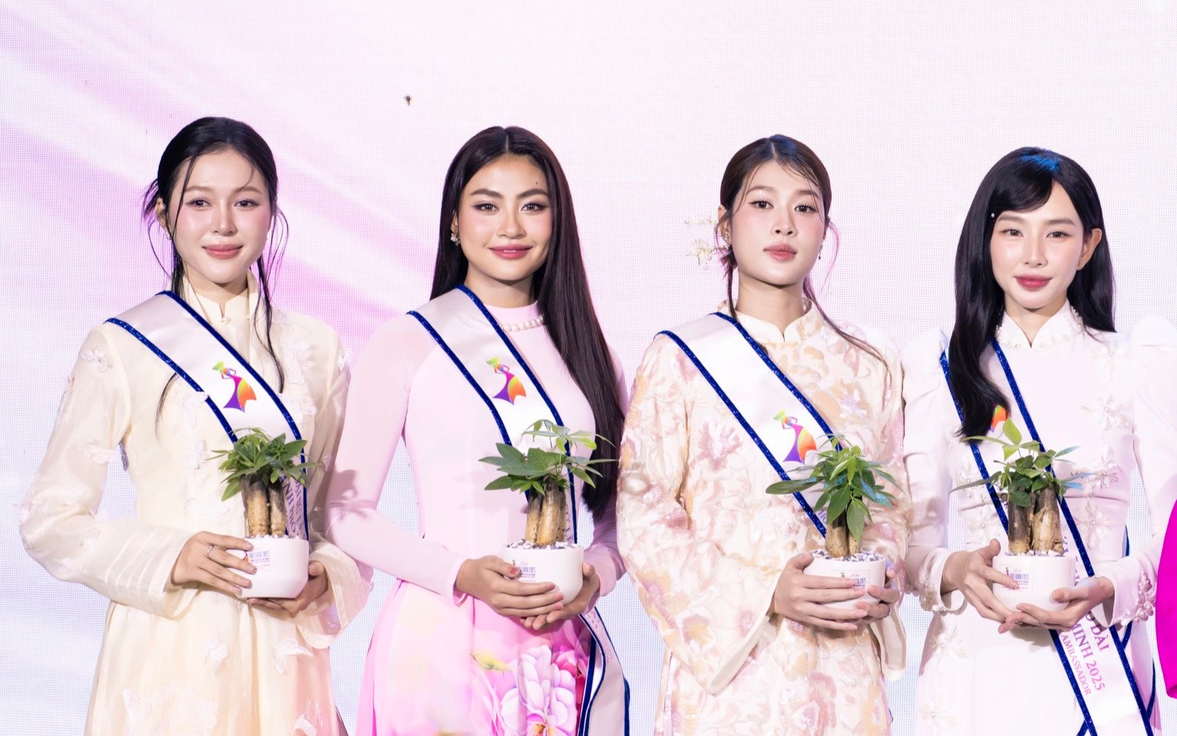 Hoa hậu Thanh Thủy, Thùy Tiên trở thành đại sứ Lễ hội Áo dài TP.HCM 2025 - Ảnh 1.