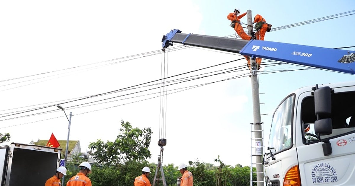 PC Đắk Nông nỗ lực bảo đảm an toàn điện mùa mưa bão