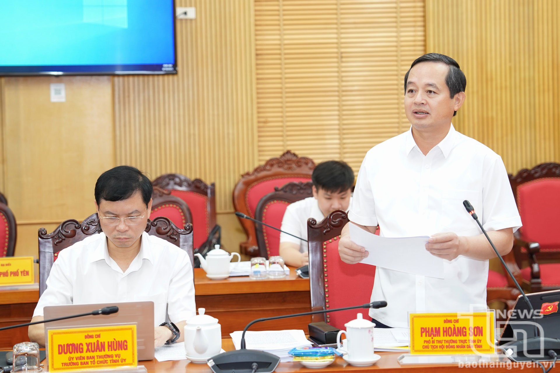 Đồng chí Đồng chí Phạm Hoàng Sơn, Phó Bí thư Thường trực Tỉnh ủy, Chủ tịch HĐND tỉnh, phát biểu tại Hội nghị.