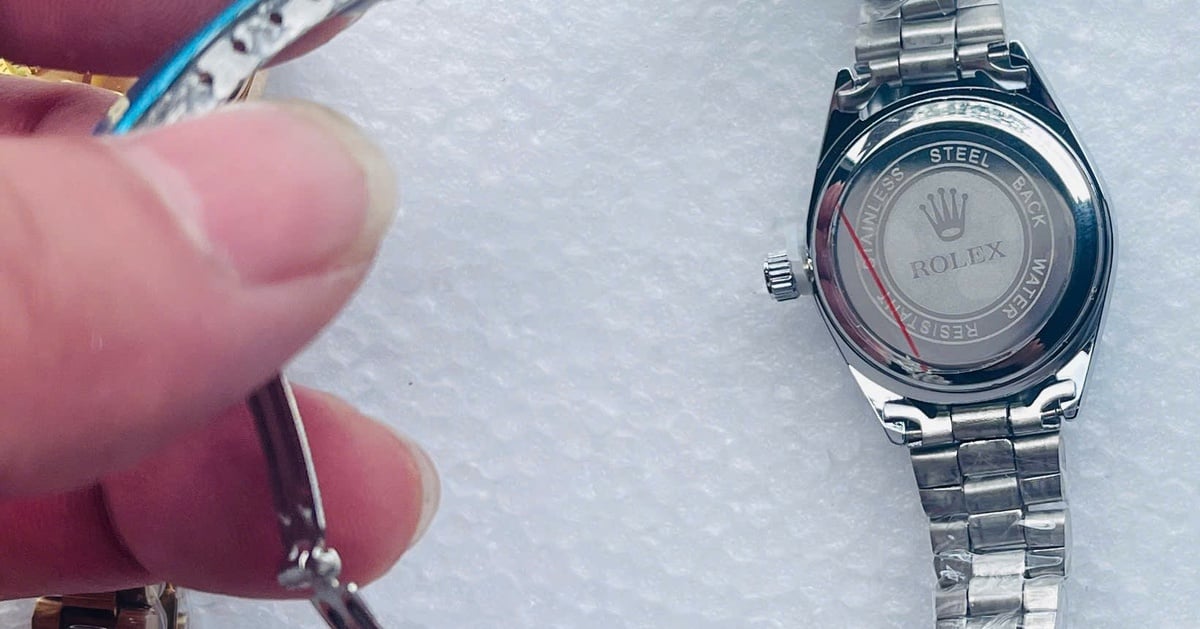 នាឡិកាម៉ាក Rolex ក្លែងក្លាយចំនួន ៤៥០ គ្រឿង ត្រូវបានរឹបអូសពីប្រទេសចិន