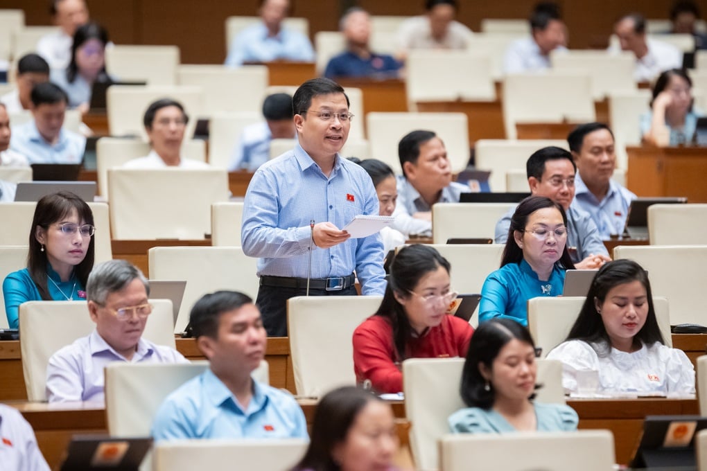 Bộ trưởng Giáo dục: Lương giáo viên chưa đủ sống dẫn đến dạy thêm - 2