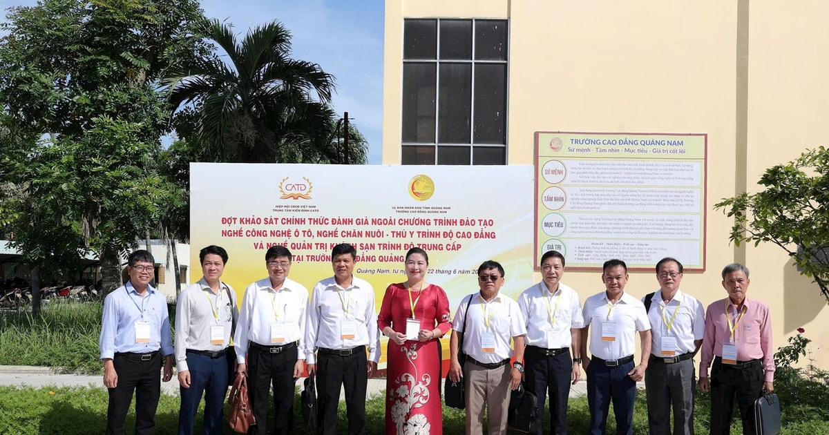 ការស្ទង់មតិវាយតម្លៃខាងក្រៅនៃកម្មវិធីបណ្តុះបណ្តាលនៅមហាវិទ្យាល័យ Quang Nam