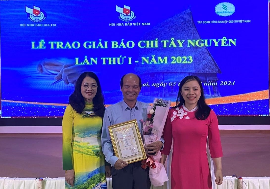 Tác giả nhận Giải Nhất Giải Báo chí Tây Nguyên lần thứ I năm 2023