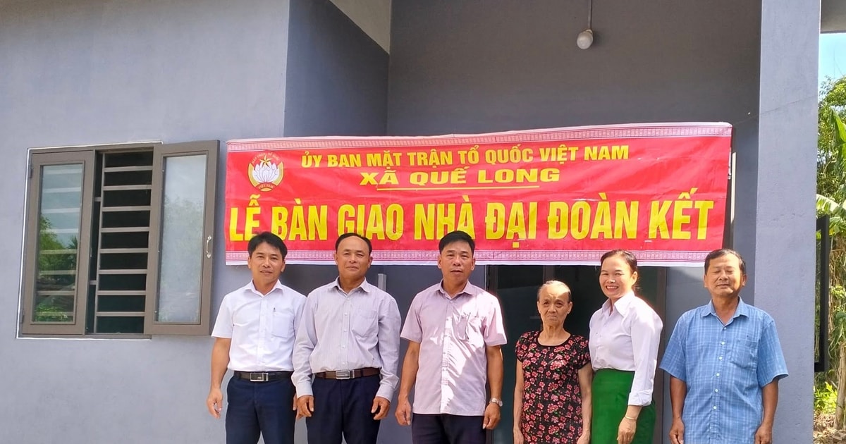 ឃុំឃ្វាឡុង ប្រគល់ផ្ទះសាមគ្គីចំនួន៣ខ្នងជូនគ្រួសារក្រីក្រ