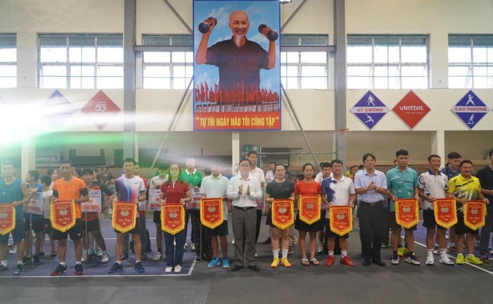 Gần 200  VĐV tham gia Giải pickleball gia đình Điện Biên năm 2025 - ảnh 1