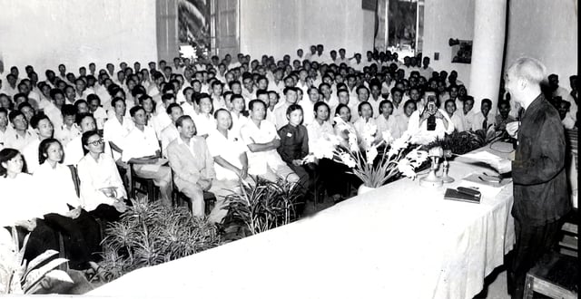 Hồ Chí Minh trong mắt các nhà báo- Ảnh 3.