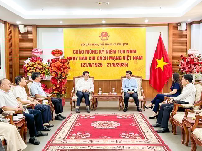 Nhiều cơ quan, đơn vị chúc mừng Bộ VHTTDL nhân kỷ niệm 100 năm Ngày Báo chí Cách mạng Việt Nam - Ảnh 3.
