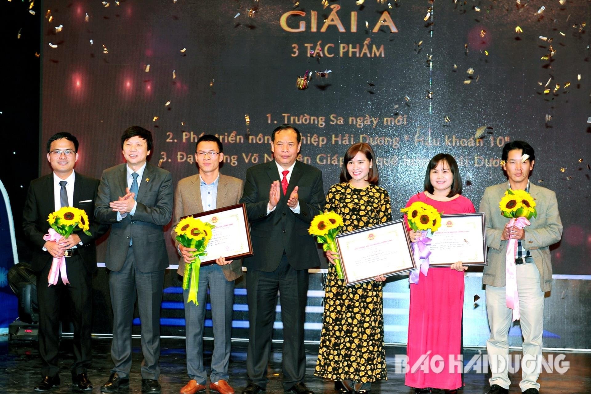 award-newspaper-chi-nguyen-luong-bang(1).jpg