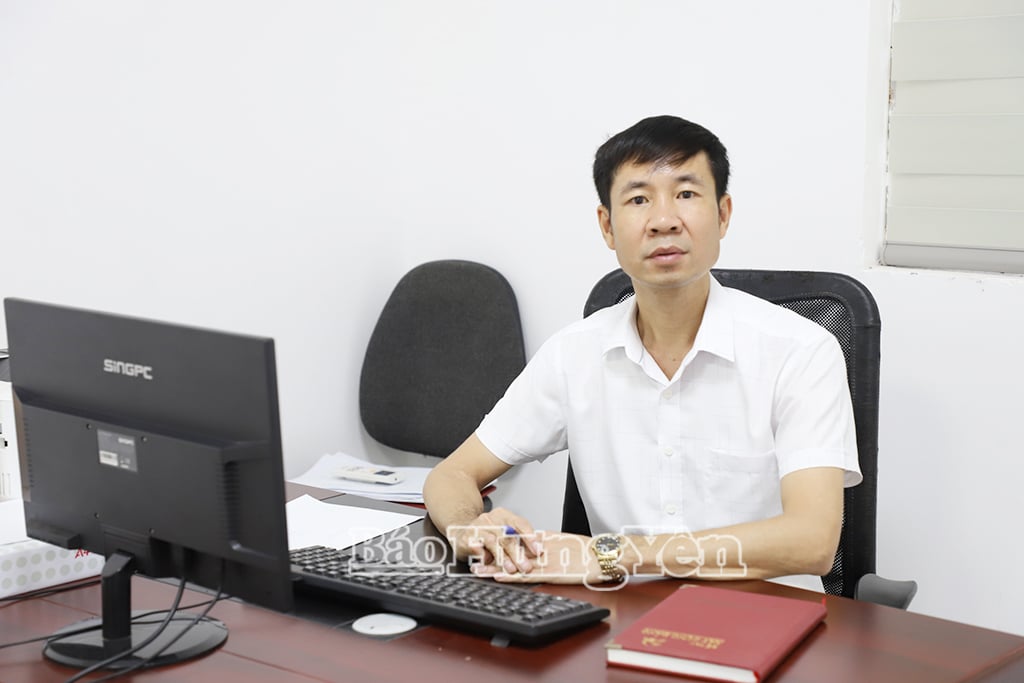 អ្នកកាសែត Hoang Ben
