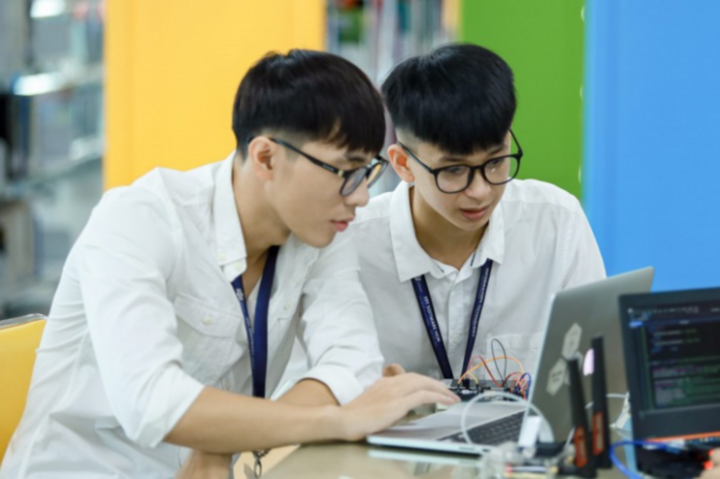 工科大学は2025年度の入学者選抜情報を発表した。多くの大学で、成績証明書の個別審査または併用審査方式が採用されている。（イラスト写真）