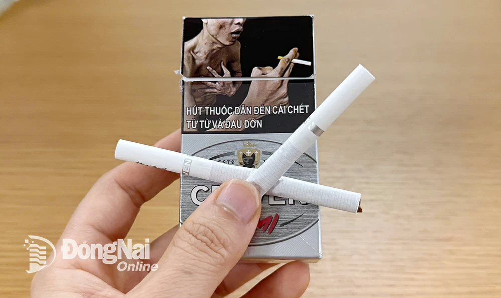 Tăng thuế, tăng giá bán với thuốc lá nhằm giảm tỷ lệ người hút thuốc. Ảnh: Bích Nhàn