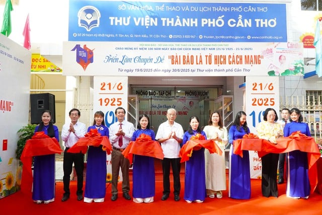 Nhiều tư liệu báo chí đặc sắc đang được trưng bày tại Cần Thơ- Ảnh 1.