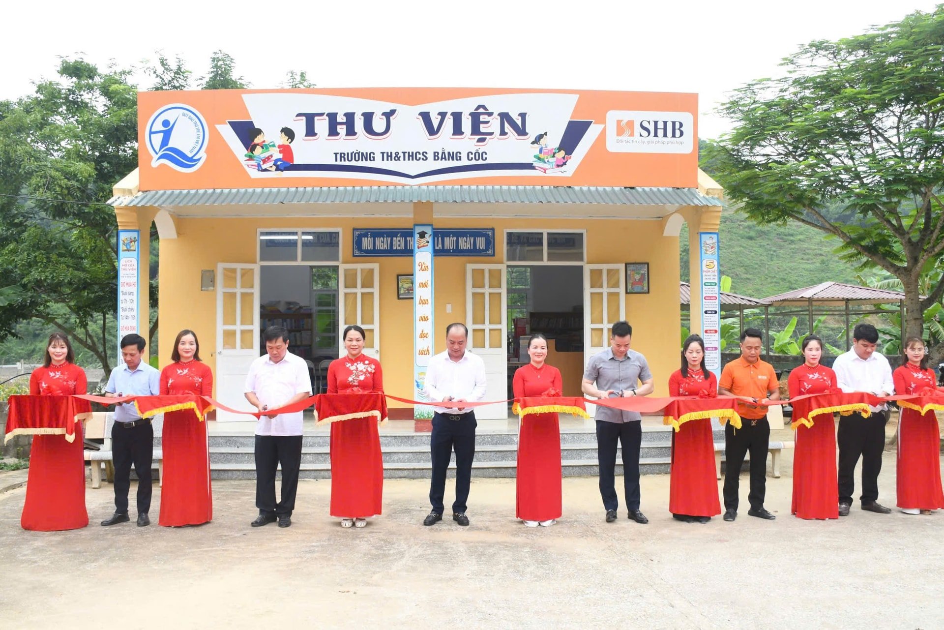 khanh-thanh-thu-vien.jpg