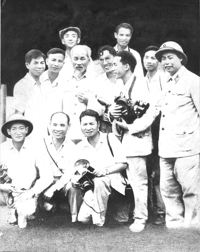 Hồ Chí Minh trong mắt các nhà báo- Ảnh 2.
