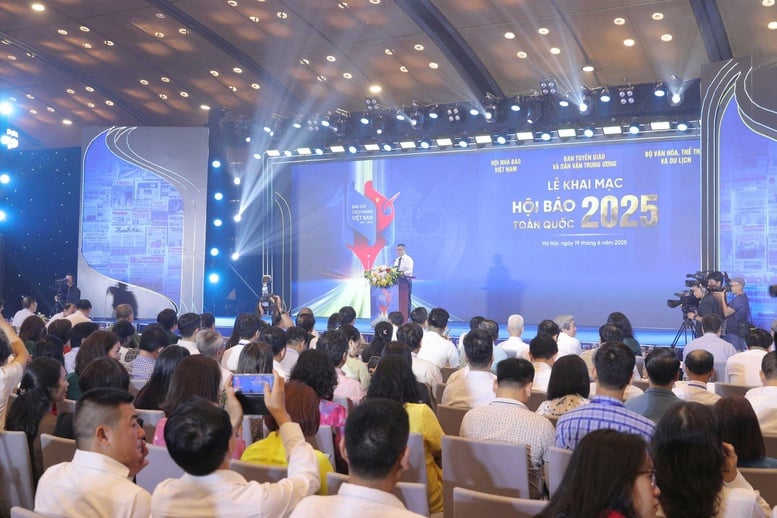 Khai mạc Hội Báo toàn quốc 2025: Báo chí cách mạng tự hào hành trình 100 năm, vững bước vào kỷ nguyên mới- Ảnh 3.