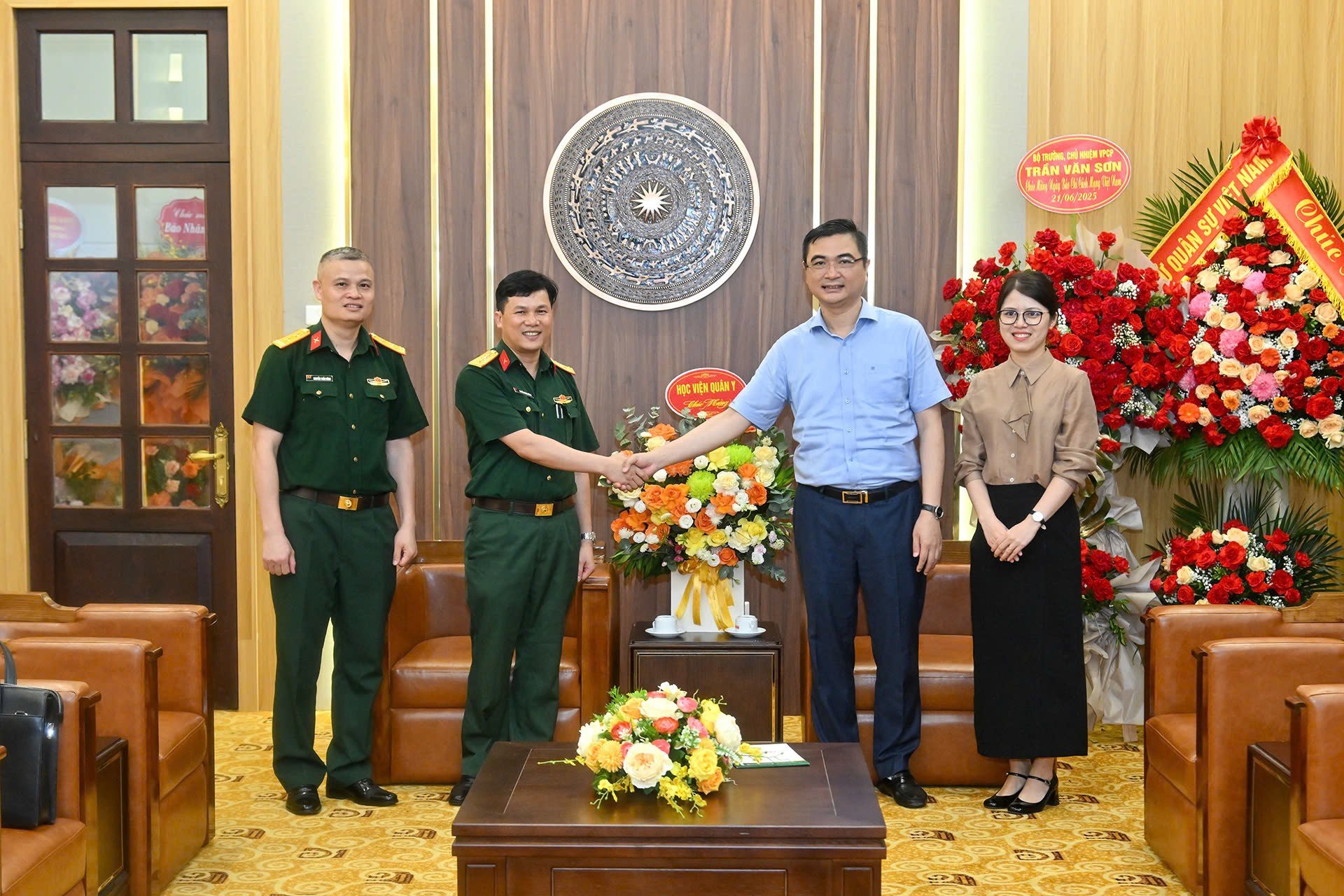 hoc-vien-quan-y.jpg