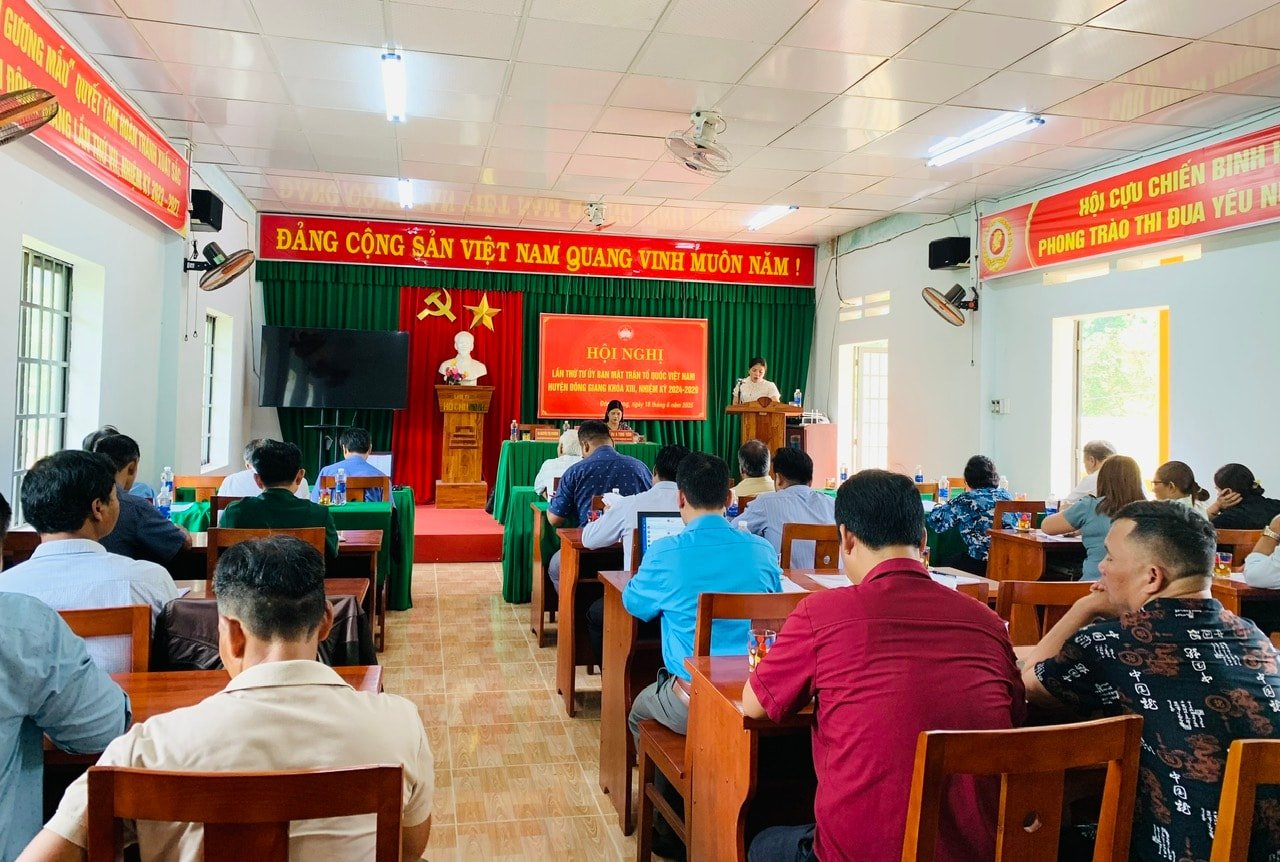 แนวร่วมอำเภอด่งซางจัดประชุมครั้งที่ 4