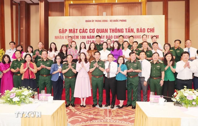 ttxvn-quan-uy-trung-uong-3-resize.jpg