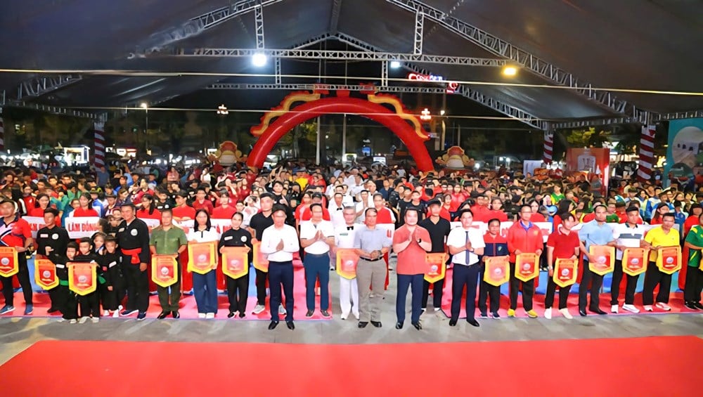 More than 1,000 young martial artists compete fiercely in Thanh Hoa - photo 1