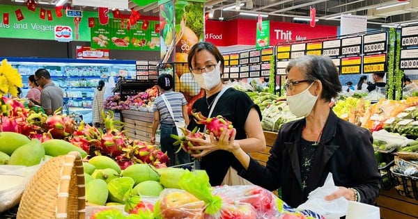 Hàng nghìn gia đình Việt đến Co.opmart trải nghiệm đại sứ xanh