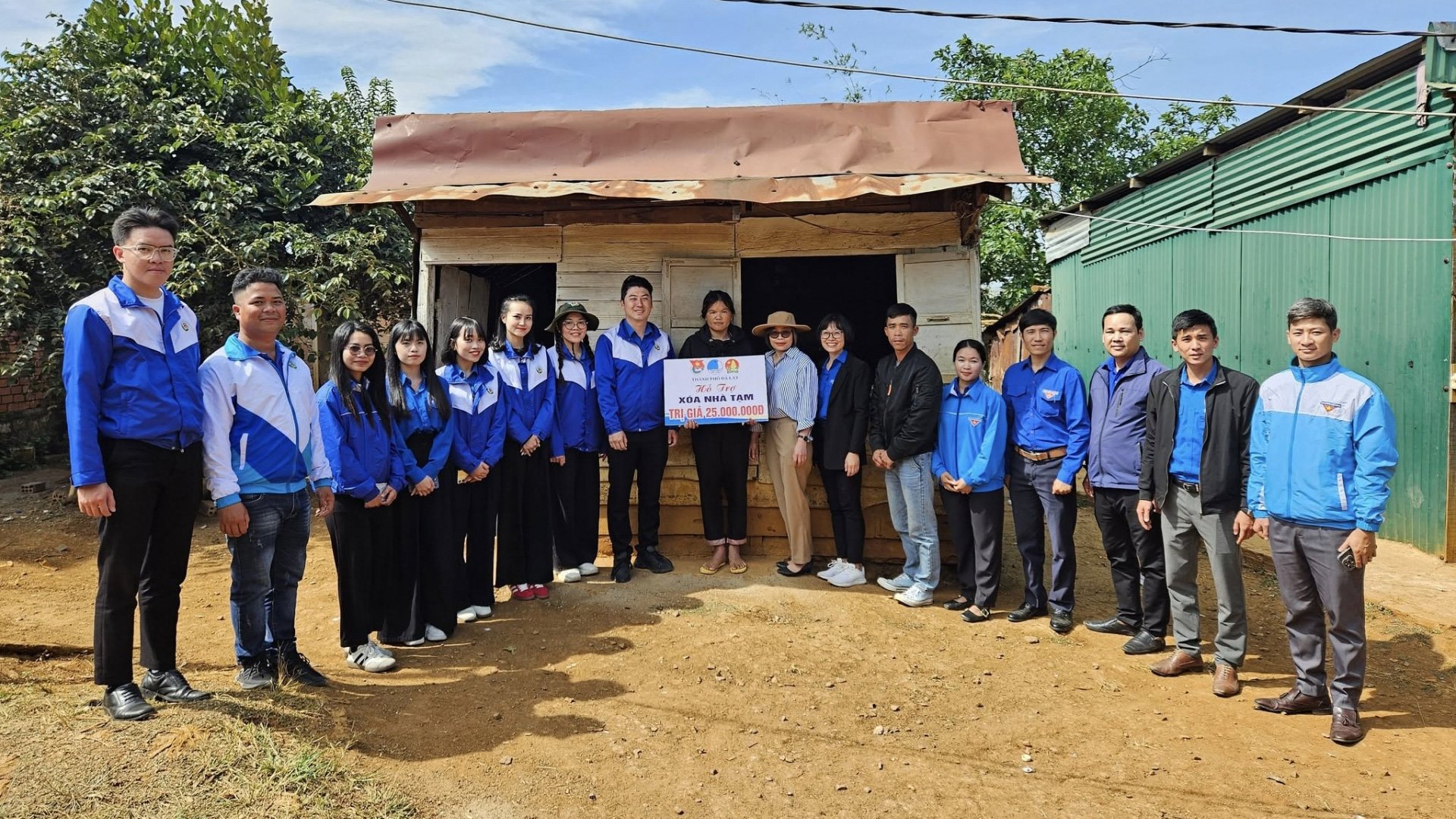Tuổi trẻ Di Linh chung tay thực hiện Chương trình xóa nhà tạm, nhà dột nát trên địa bàn