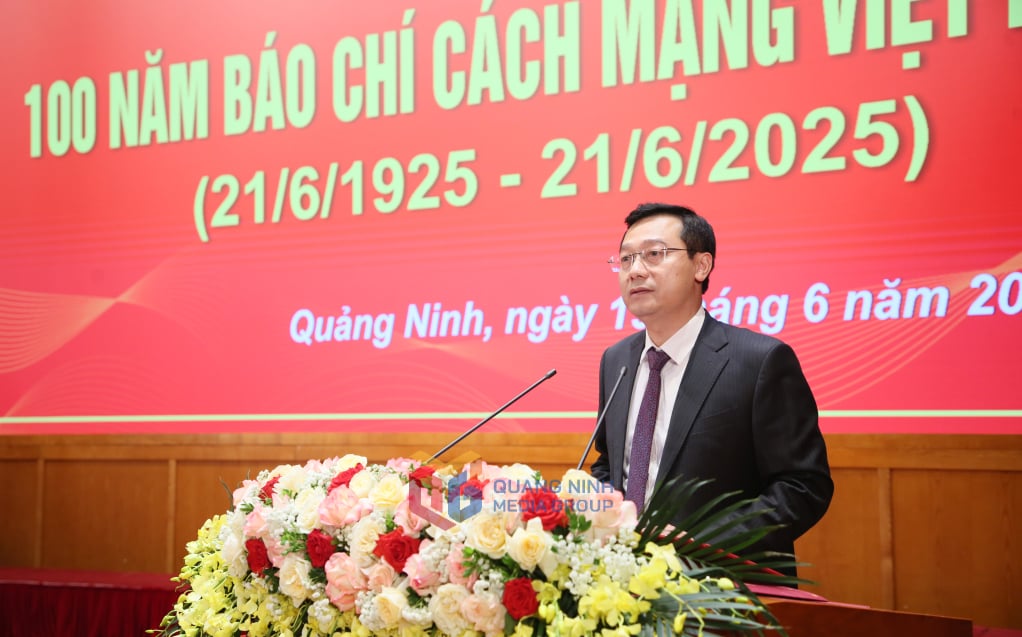 Đồng chí Nguyễn Thế Lãm, Giám đốc, Tổng biên tập Trung tâm Truyền thông tỉnh, đọc diễn văn tại lễ kỷ niệm.
