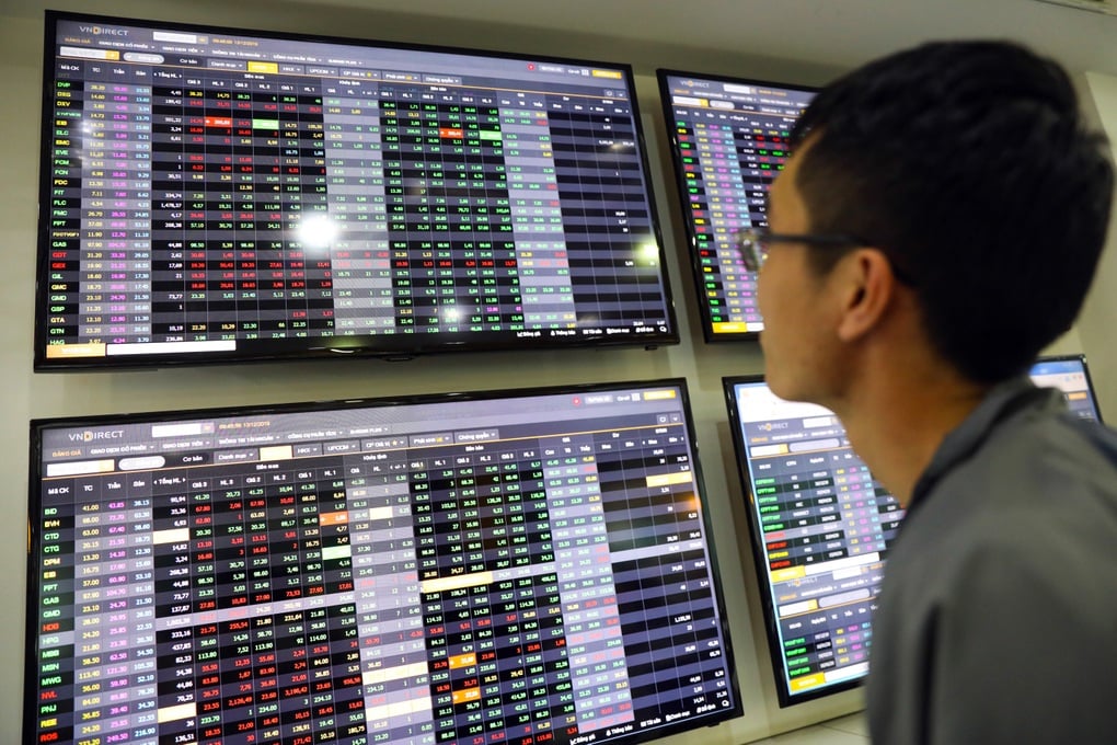 VN-Index chinh phục đỉnh 1.350 điểm, cổ phiếu Techcombank cõng thị trường - 1