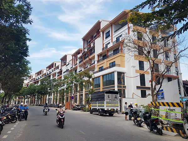 Theo DKRA Group, sức cầu phân khúc nhà phố/biệt thự tại thị trường Đà Nẵng và vùng phụ cận tháng 5/2025 tuy có cải thiện nhưng vẫn ở mức thấp.