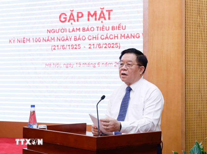 ttxvn-nha-bao-tieu-bieu-5.jpg