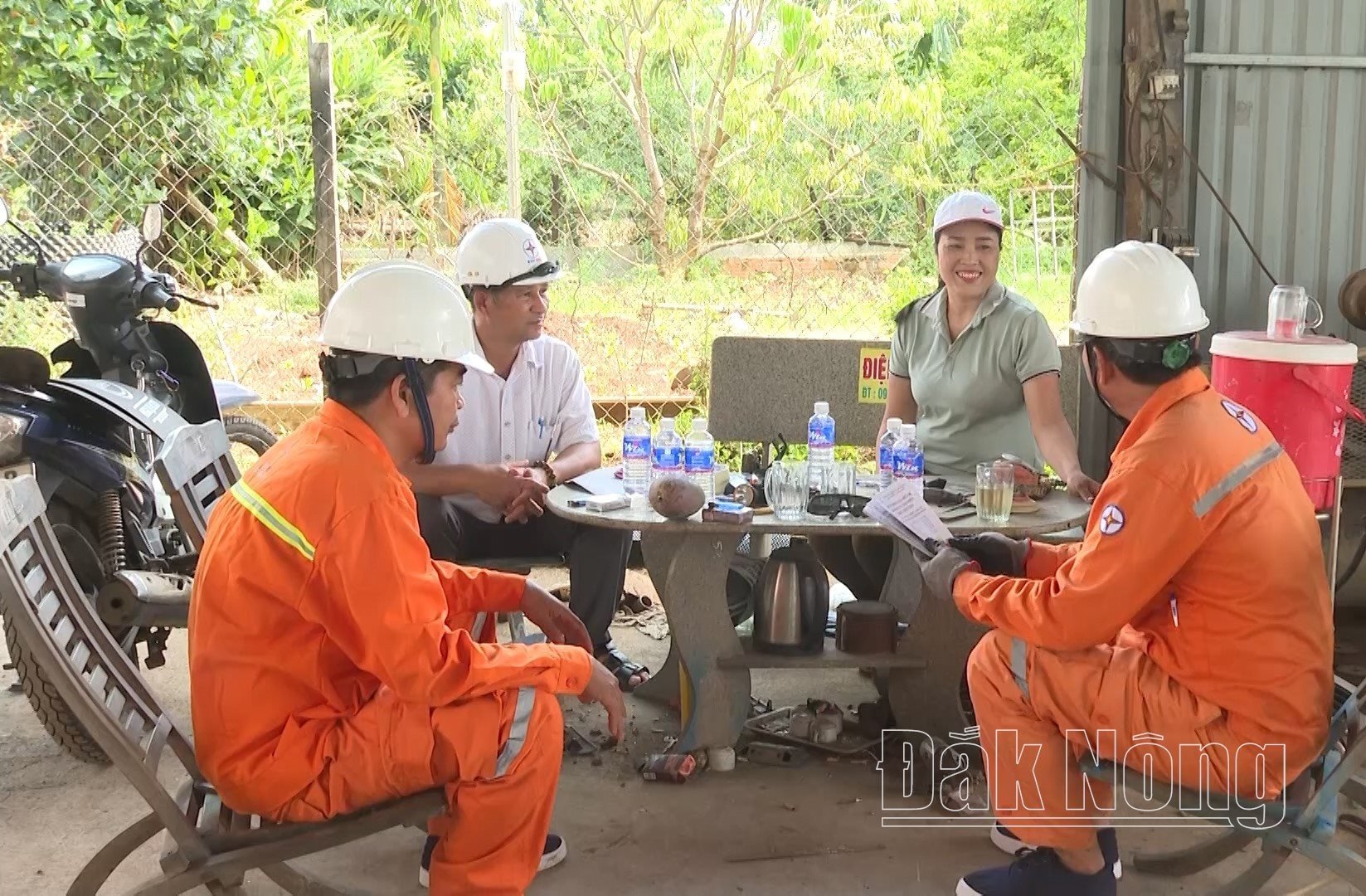 PC Dak Nong actively propagates and guides people to strictly follow electrical safety principles.