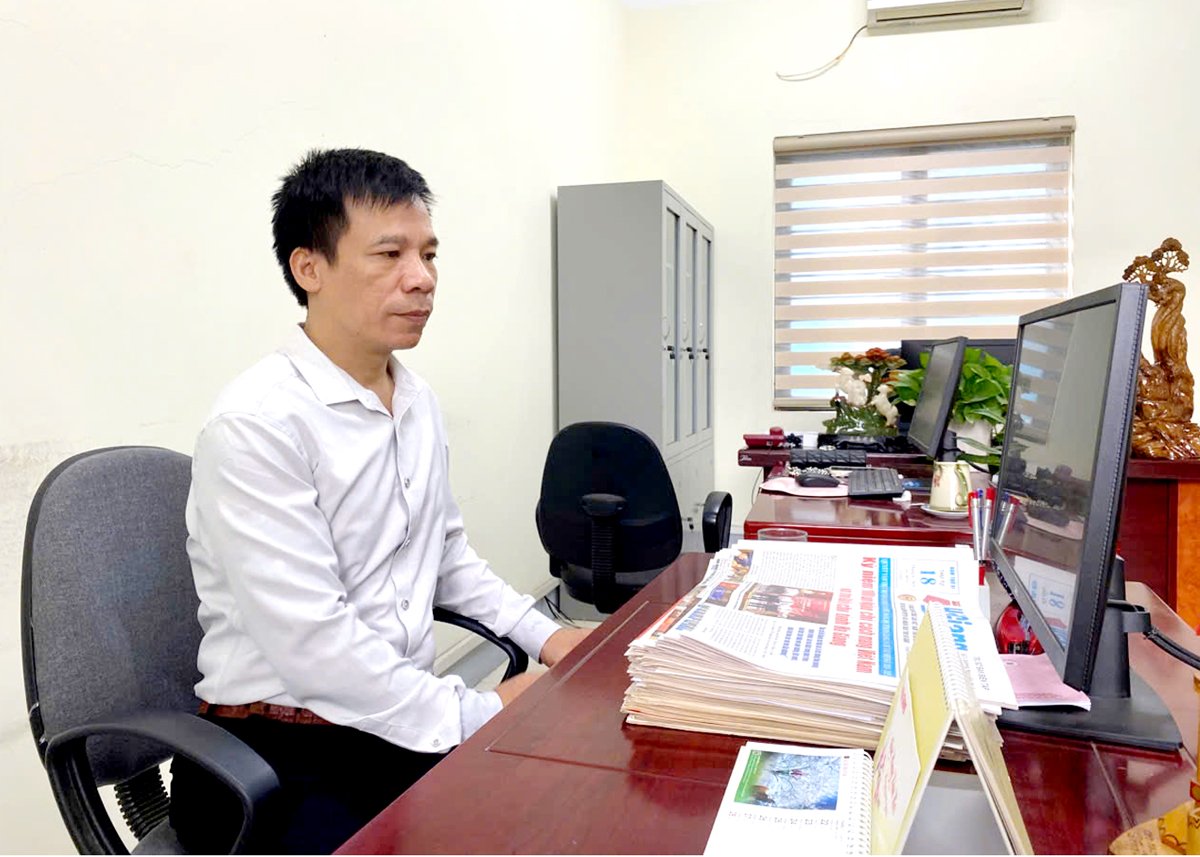 편집자 황 응옥은 이 지방의 어려운 지역에서 일하며 많은 경험을 쌓았습니다.