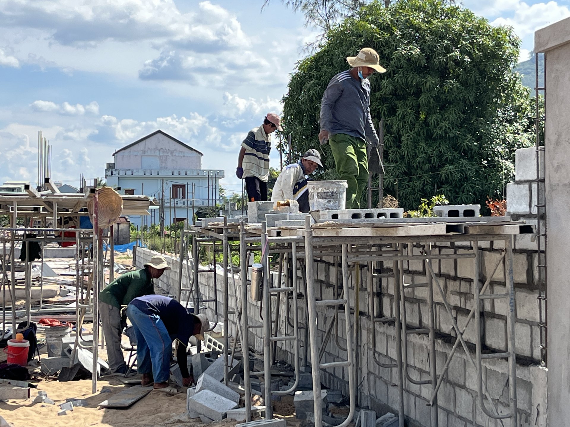 After handing over the project site of the Maternity and Pediatrics Hospital, workers started building a fence for the project site.