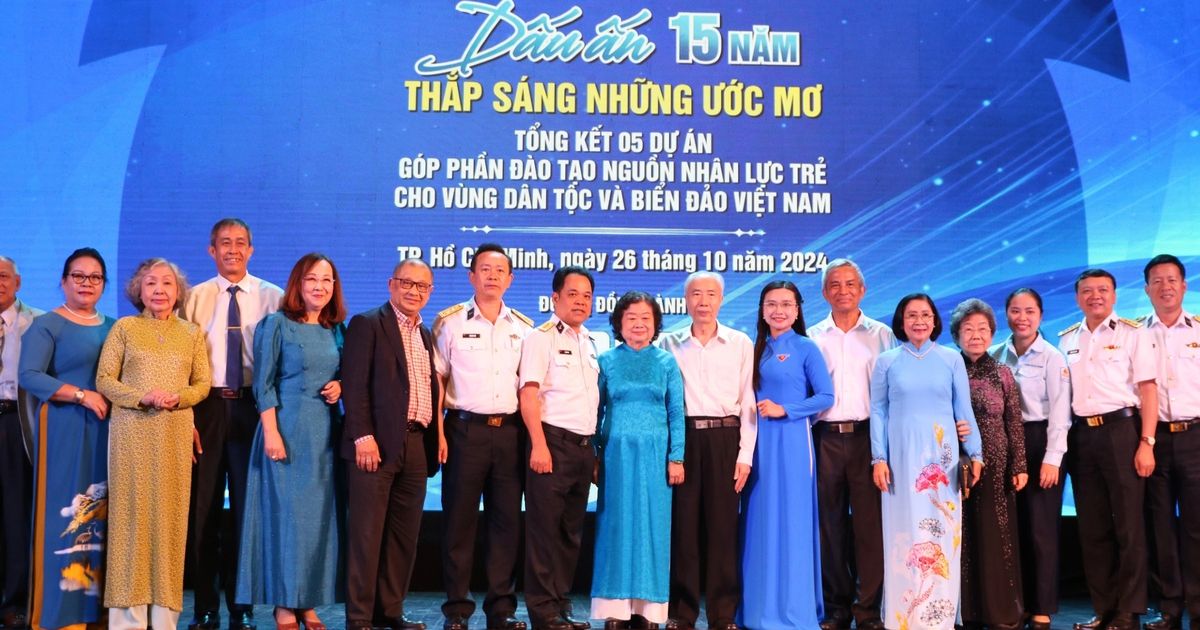 Quỹ học bổng Vừ A Dính góp phần đào tạo nguồn nhân lực cho vùng khó khăn