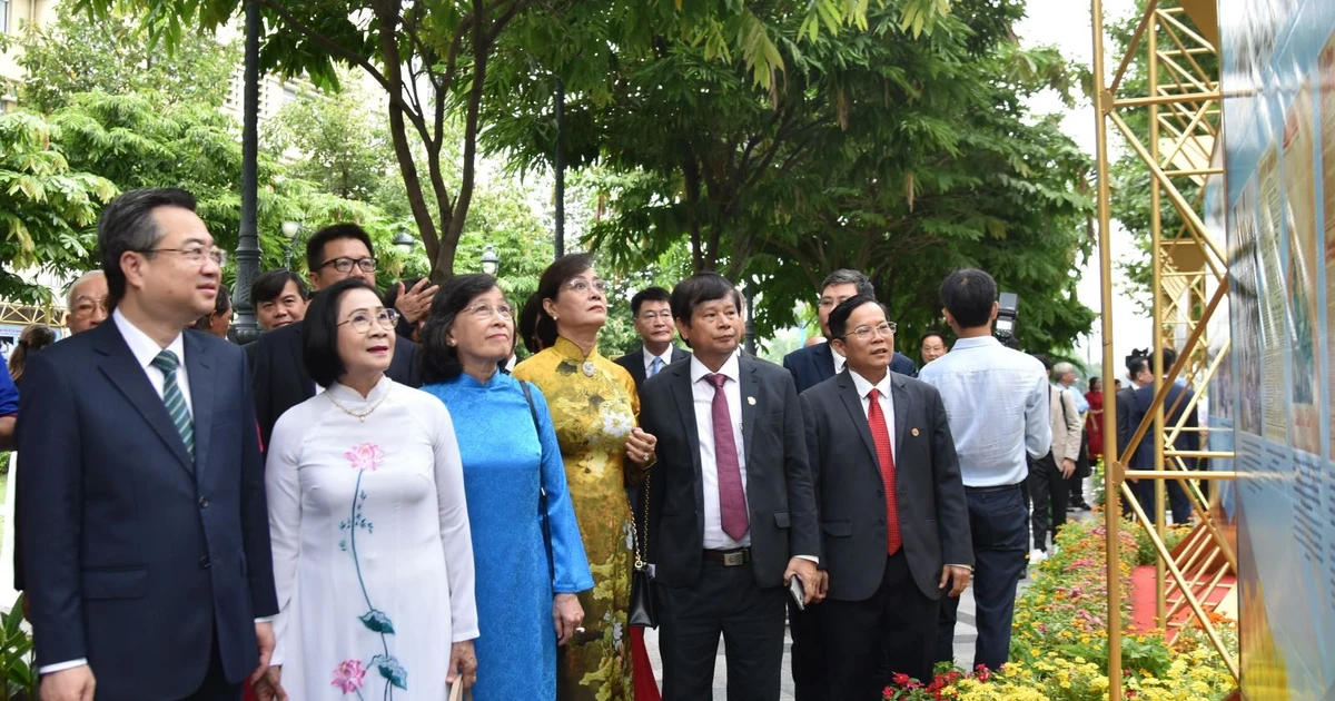 បើកការតាំងពិព័រណ៌ “សារព័ត៌មានបដិវត្តន៍វៀតណាម - សតវត្សដែលអមដំណើរជាតិ”