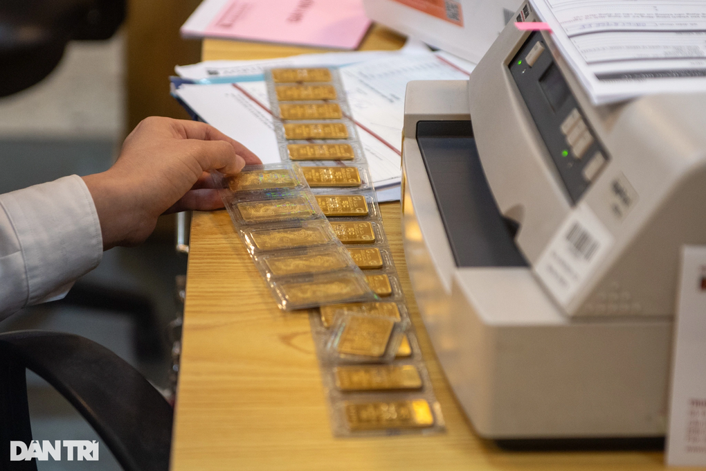 SJC-Goldbarrenkäufer verlieren nach einer Woche 5,3 Millionen VND/Tael - 1