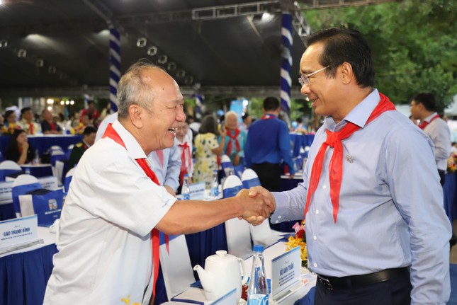 Chủ tịch TPHCM: ‘Đầu tư cho thiếu nhi là đầu tư cho tương lai' ảnh 1