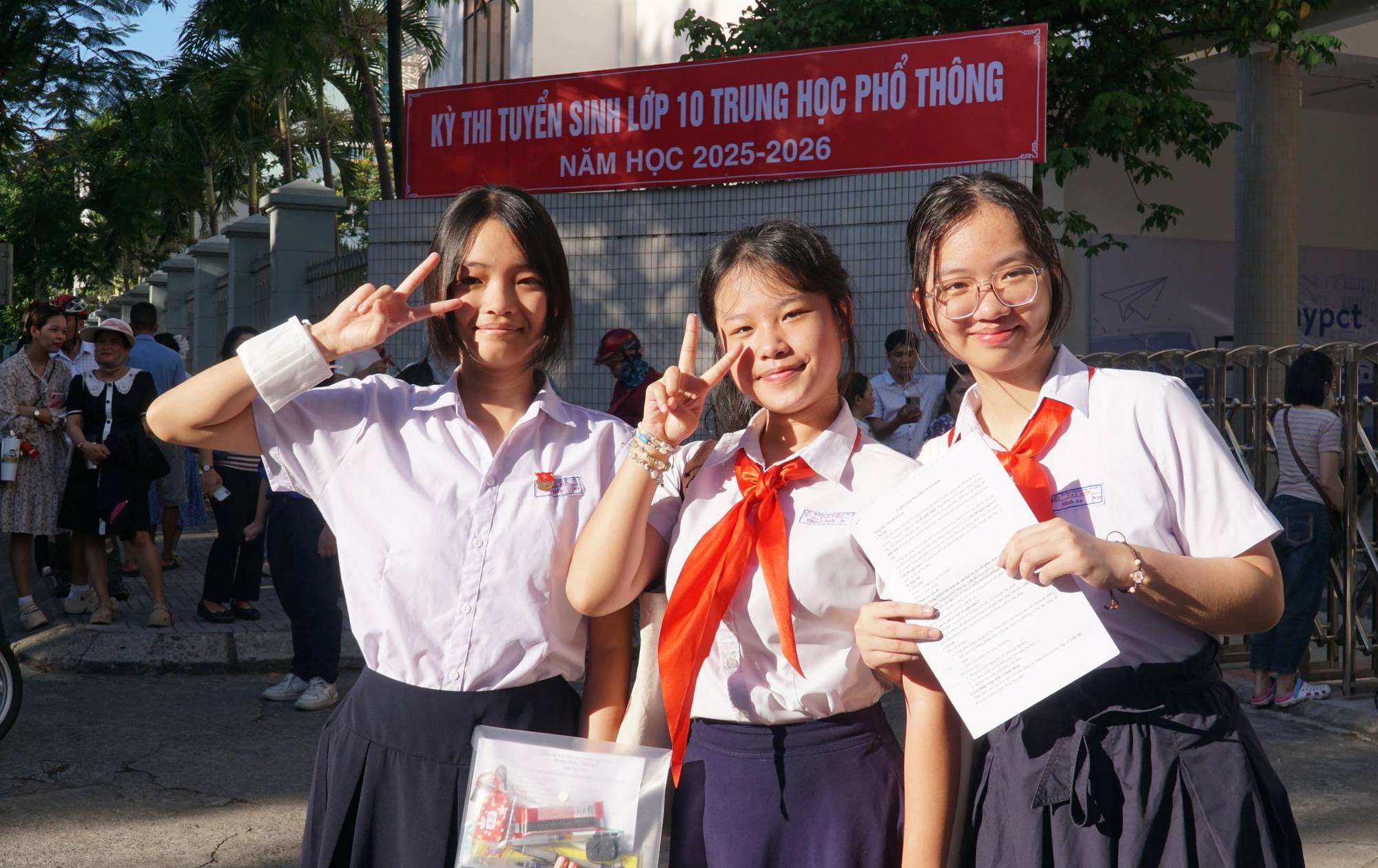 Thi tuyển sinh lớp 10: Gửi ước mơ ba mẹ vào trang giấy thi - Ảnh 4.